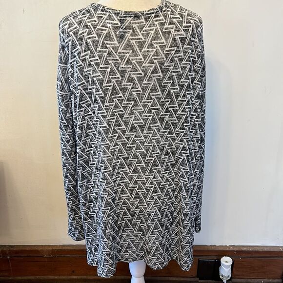 Divided black white patterned lightweight open cardigan Size L EUC - Picture 7 of 8